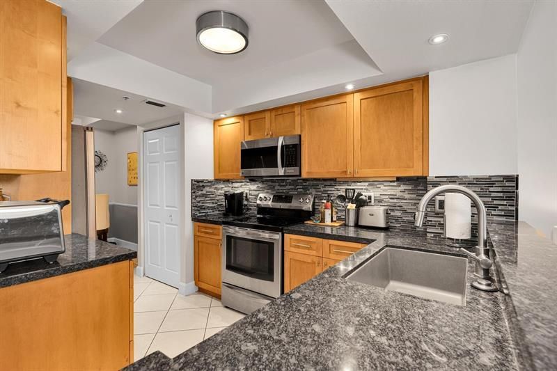 2880 NE 14th Street Causeway, Unit 110, Pompano Beach, FL 33062 Photo