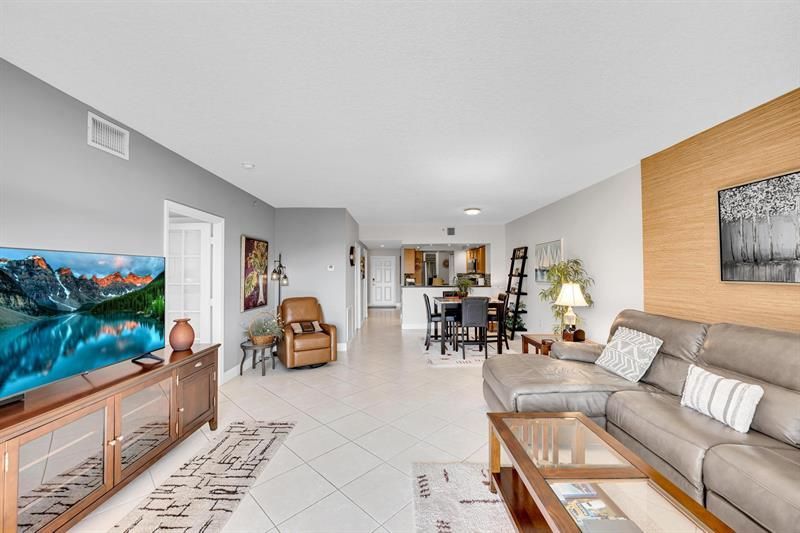 2880 NE 14th Street Causeway, Unit 110, Pompano Beach, FL 33062 Photo