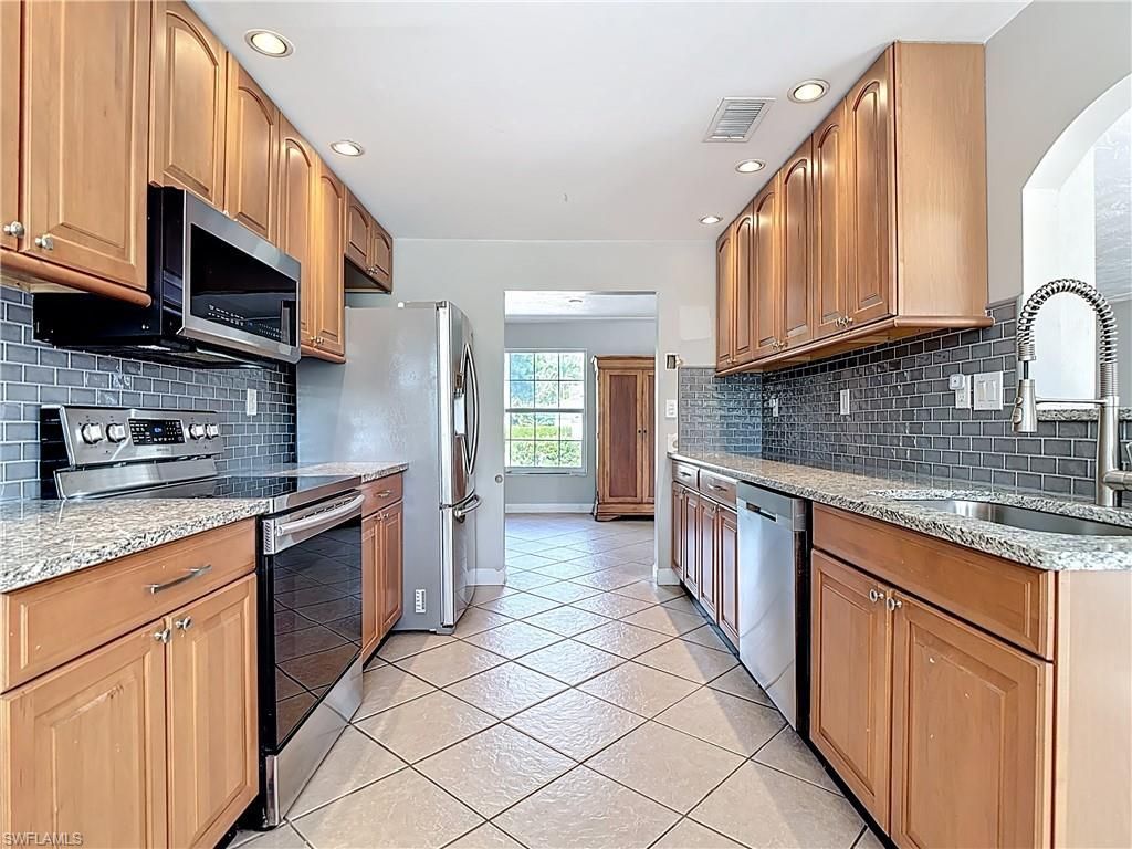 5351 Chippendale Cir E, Fort Myers, FL 33919 Photo