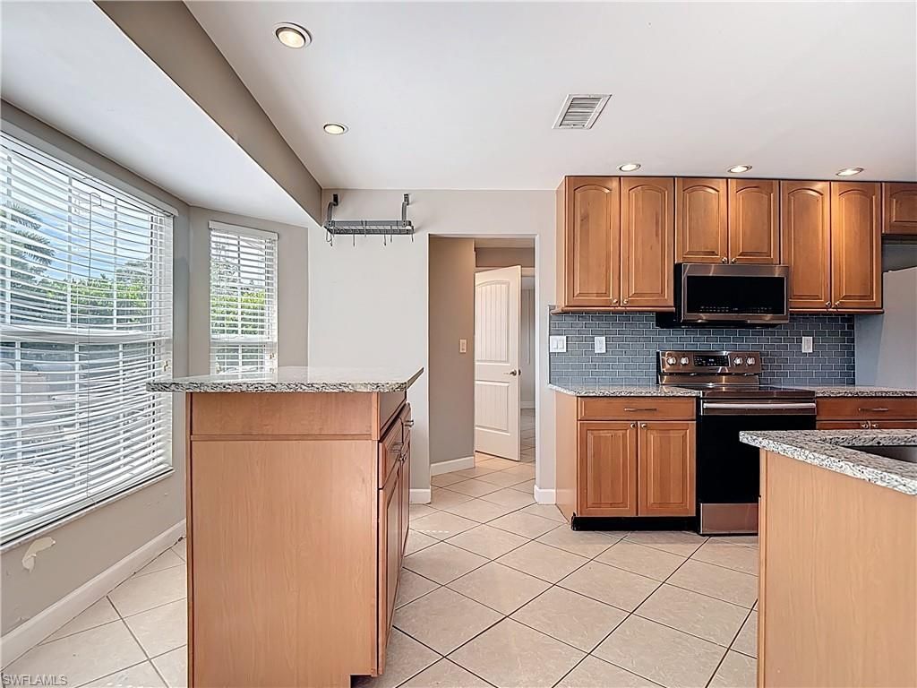 5351 Chippendale Cir E, Fort Myers, FL 33919 Photo