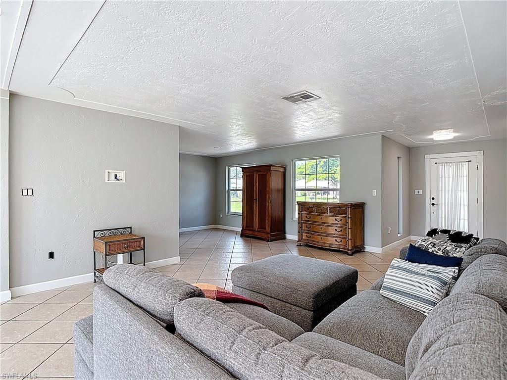 5351 Chippendale Cir E, Fort Myers, FL 33919 Photo