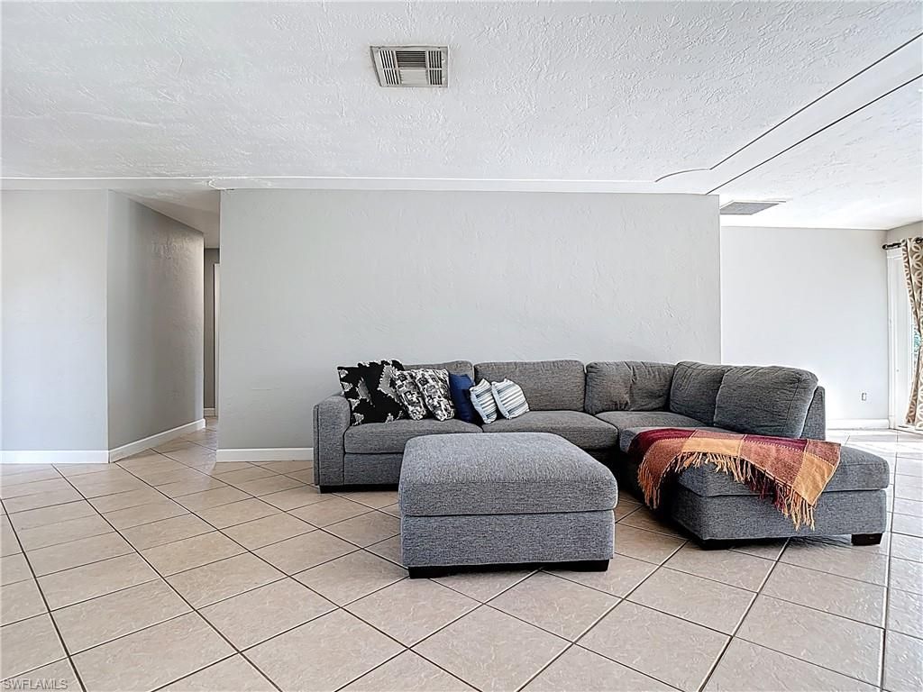 5351 Chippendale Cir E, Fort Myers, FL 33919 Photo