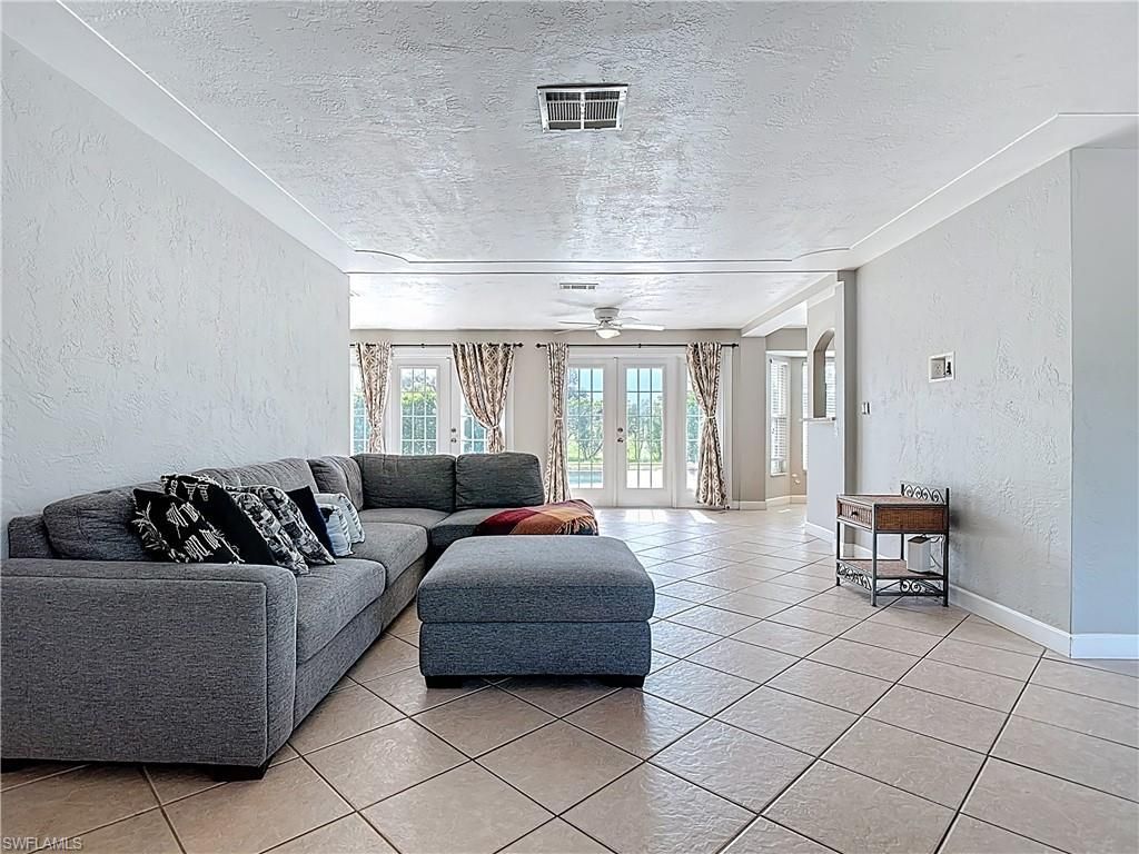 5351 Chippendale Cir E, Fort Myers, FL 33919 Photo