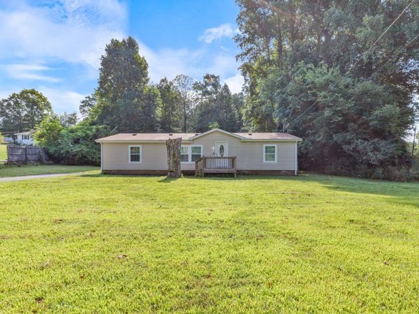 145 Bishop Ln, Burns, TN 37029