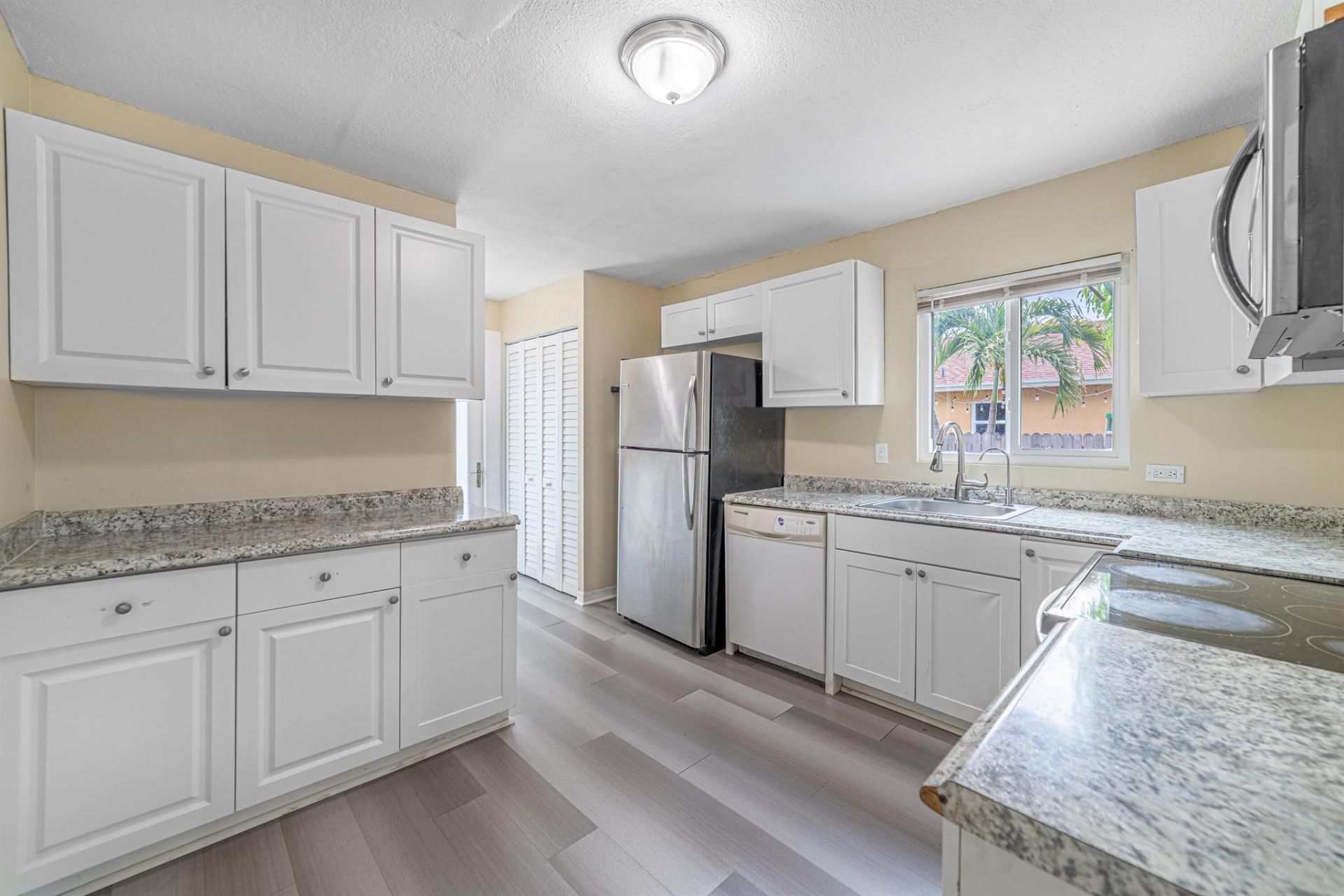 516 Nathan Hale Road, West Palm Beach, FL 33405 Photo