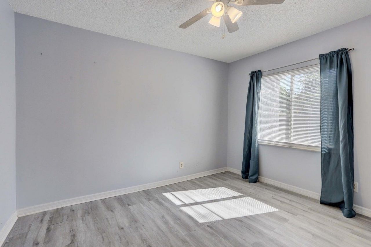 516 Nathan Hale Road, West Palm Beach, FL 33405 Photo