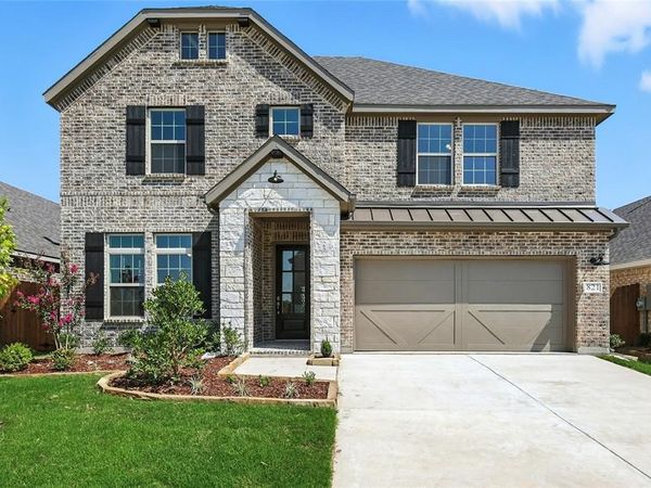 821 Alderwood Drive, Red Oak, TX 75154