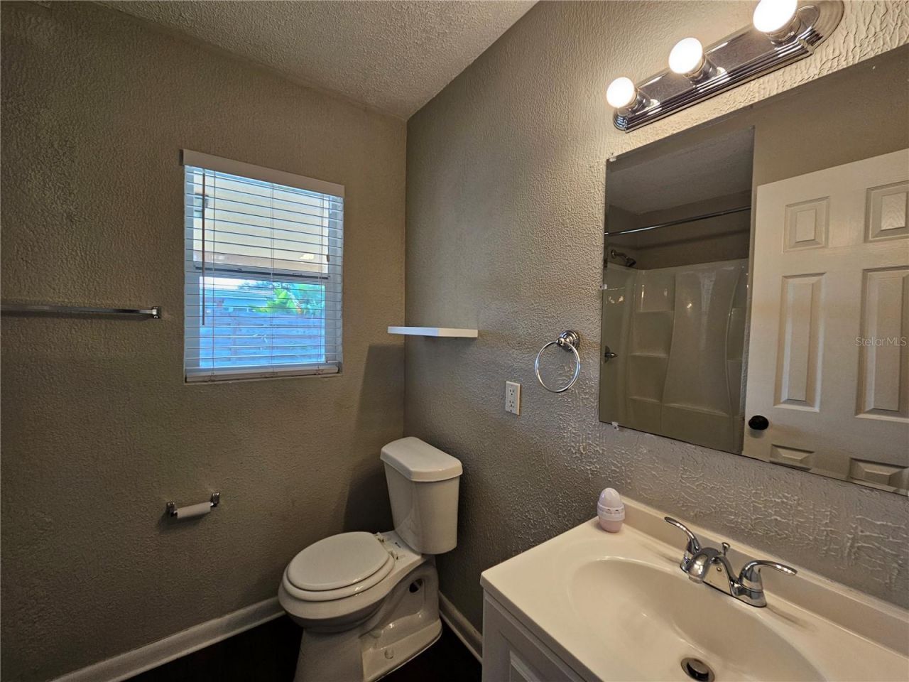 5206 6th Avenue Drive W, Bradenton, FL 34209 Photo