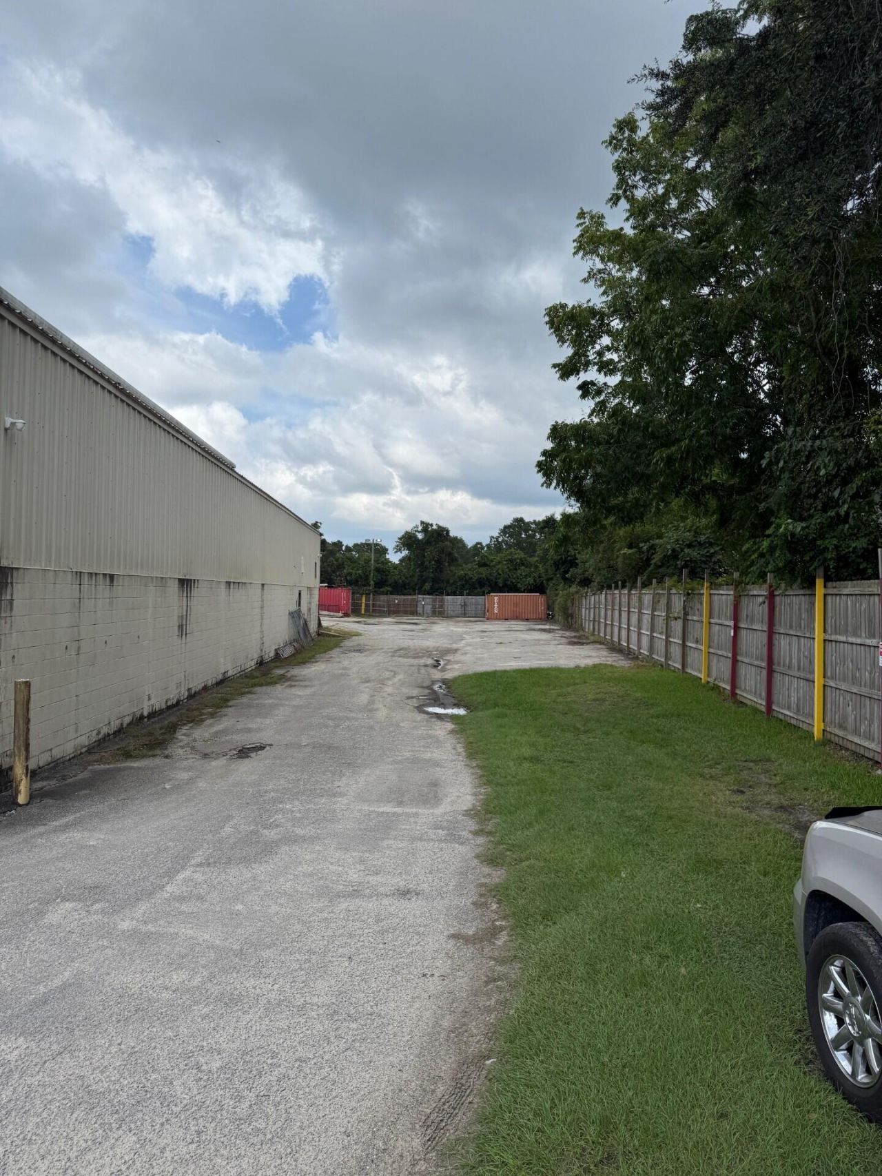 2490 Debonair , Laydown Yard Street Photo 5