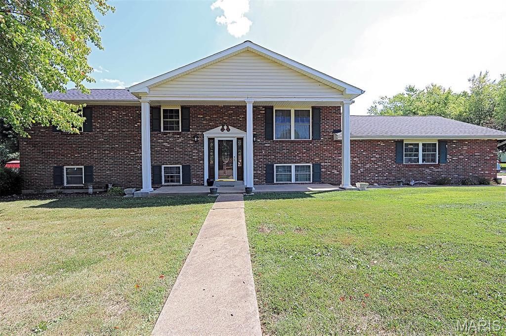 200 Lisa Drive, Farmington, MO 63640 Main Photo