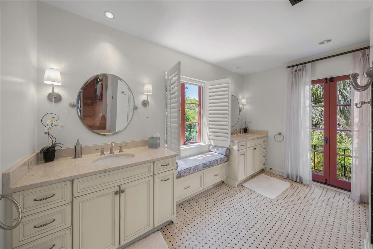 139 S Washington Drive, Sarasota, FL 34236 Photo