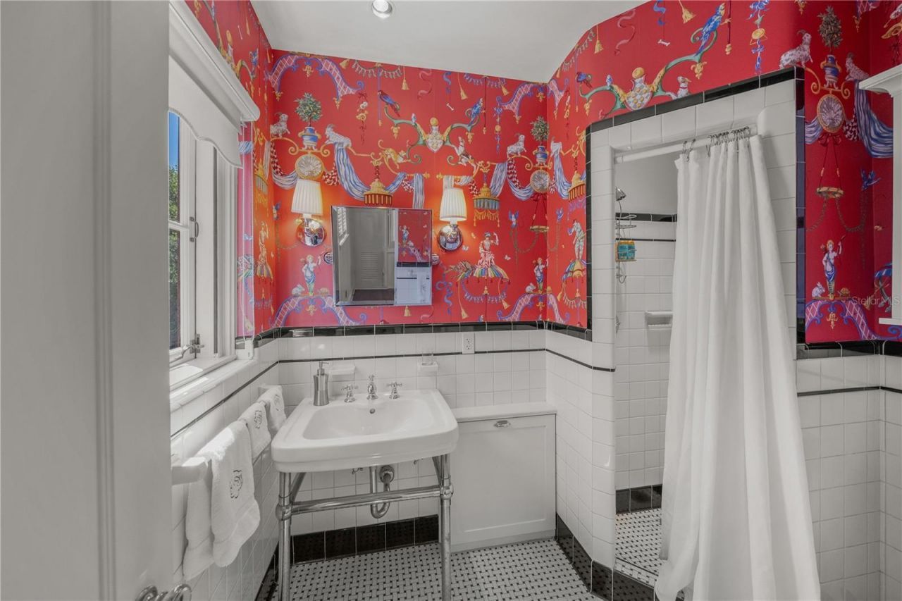 139 S Washington Drive, Sarasota, FL 34236 Photo