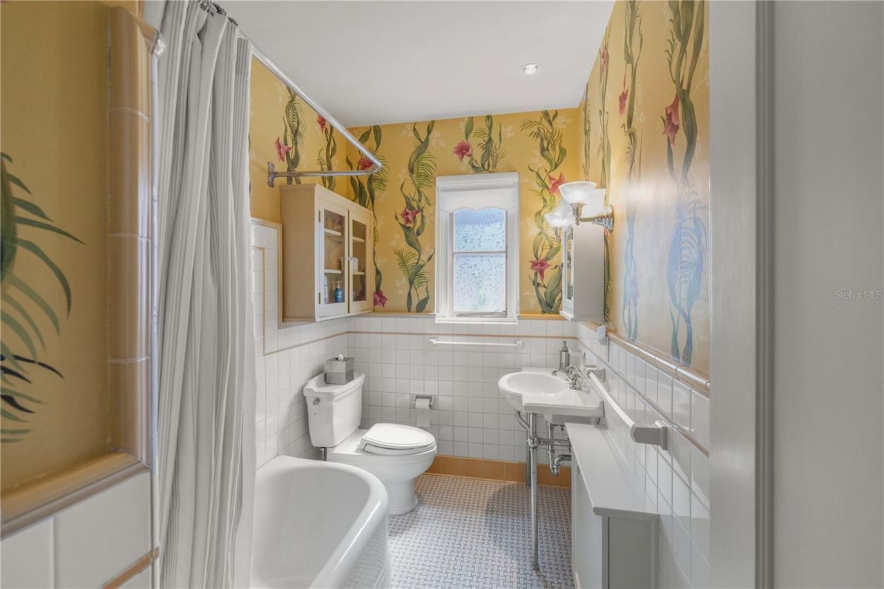 139 S Washington Drive, Sarasota, FL 34236 Photo