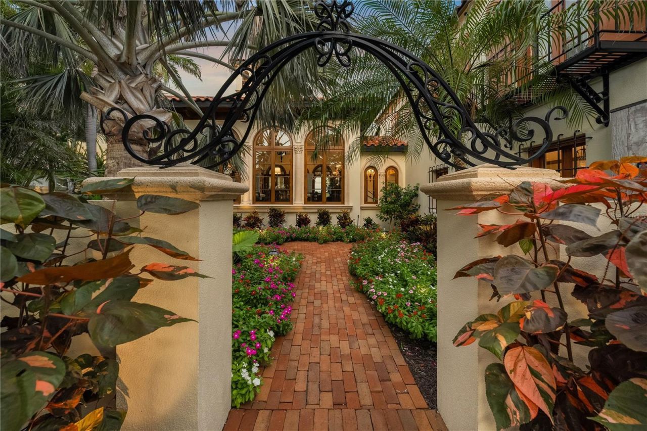 139 S Washington Drive, Sarasota, FL 34236 Photo