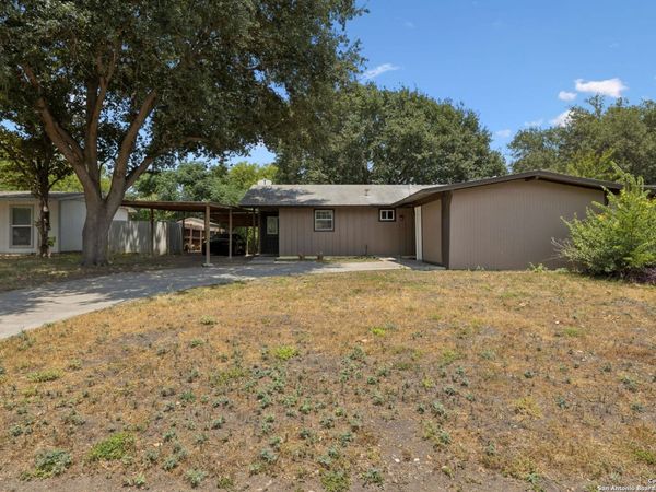 111 Tropicana Pl, San Antonio, TX 78242