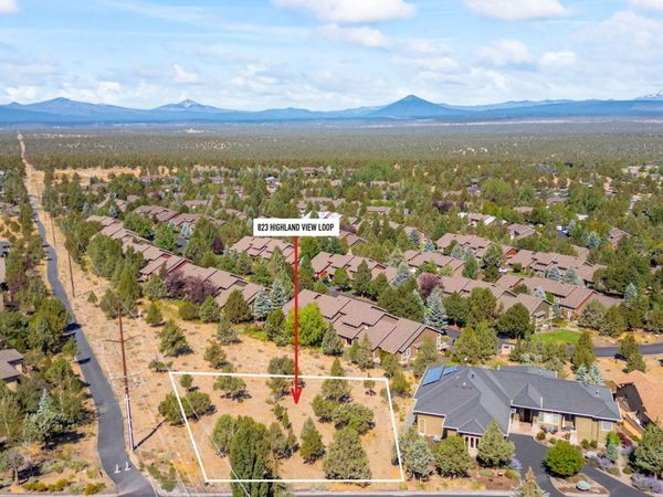 823 Highland View Loop, Redmond, OR 97756