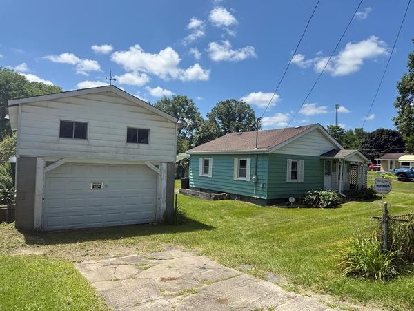215 BURDISS STREET, COAL CITY, WV 25823