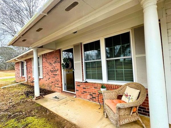 231 Greenbriar Cir, Pontotoc, MS 38863