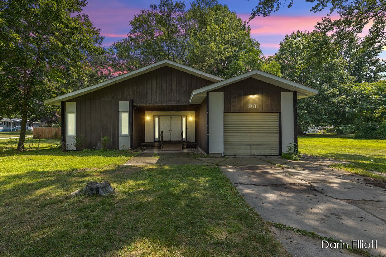 93 N Robinson Street, Lyons, MI 48851 Main Photo