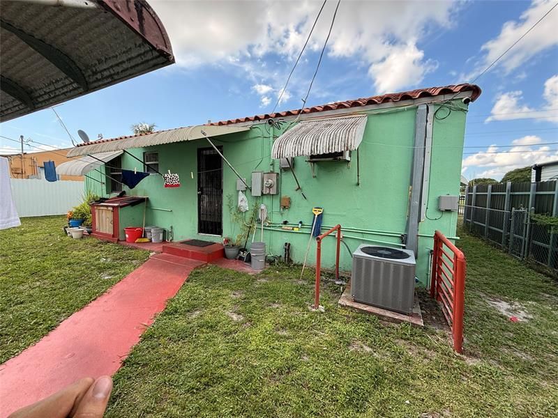 2377 NW 84th Street, Miami, FL 33147 Photo