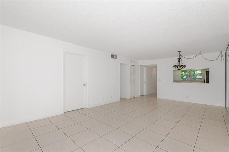 6075 N Sabal Palm Boulevard, Unit 204, Tamarac, FL 33319 Photo