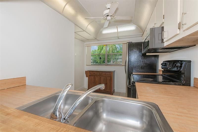 6075 N Sabal Palm Boulevard, Unit 204, Tamarac, FL 33319 Photo