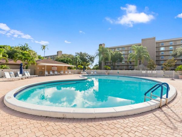 4570 NW 18th Avenue, Unit 609, Deerfield Beach, FL 33064