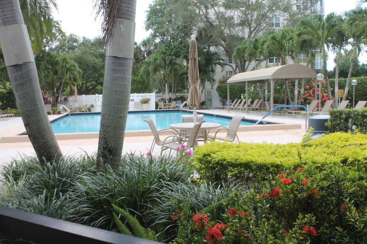 3507 Oaks Way, Unit 603, Pompano Beach, FL 33069 Photo