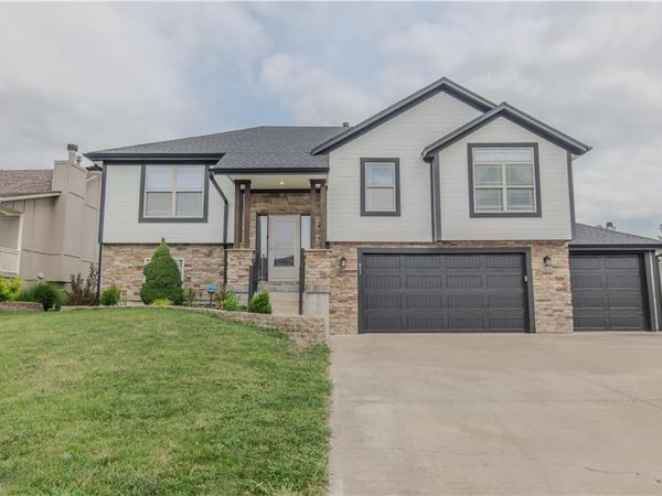 411 Eagle Glen Drive, Raymore, MO 64083