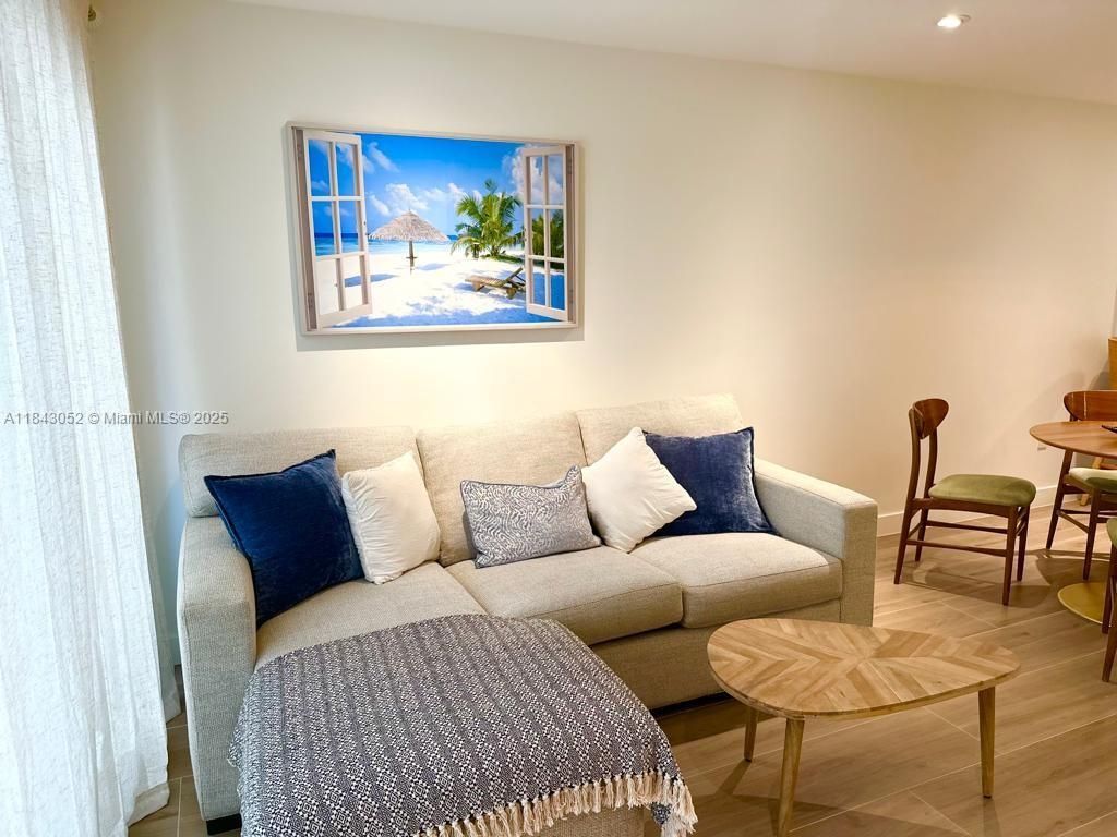 72 S 7, Unit 112, Naples, FL 34102 Photo