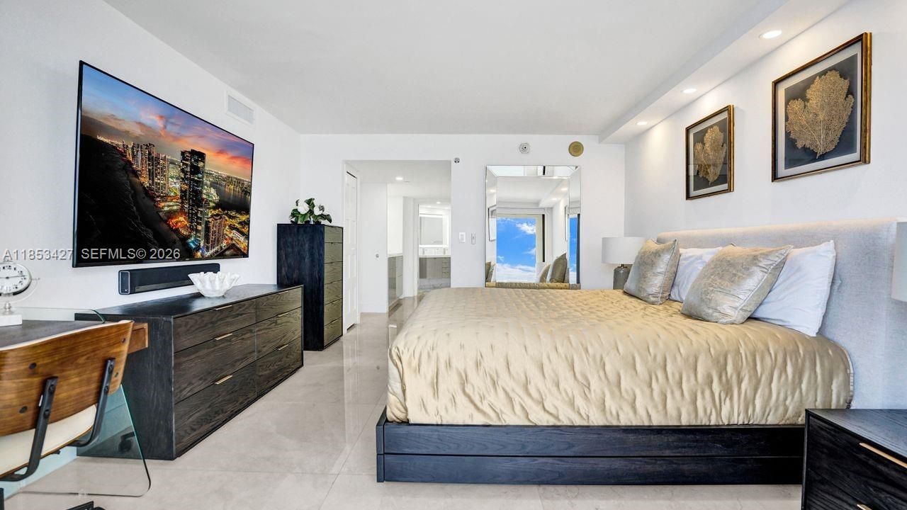 5757 Collins Ave, Unit 1605, Miami Beach, FL 33140 Photo