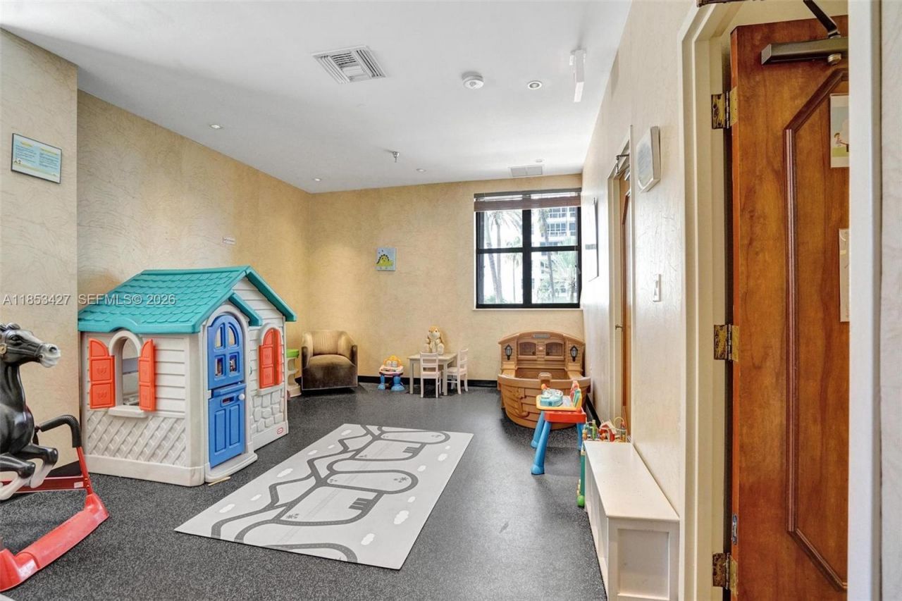 5757 Collins Ave, Unit 1605, Miami Beach, FL 33140 Photo