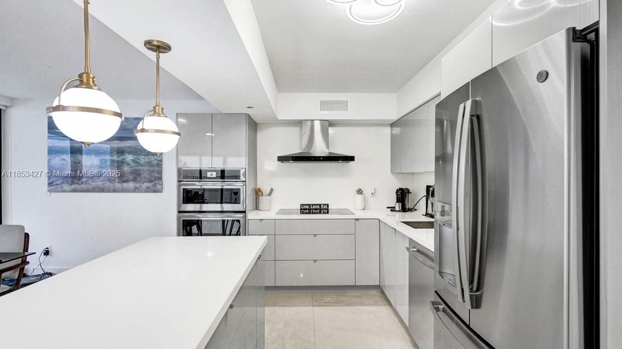 5757 Collins Ave, Unit 1605, Miami Beach, FL 33140 Photo