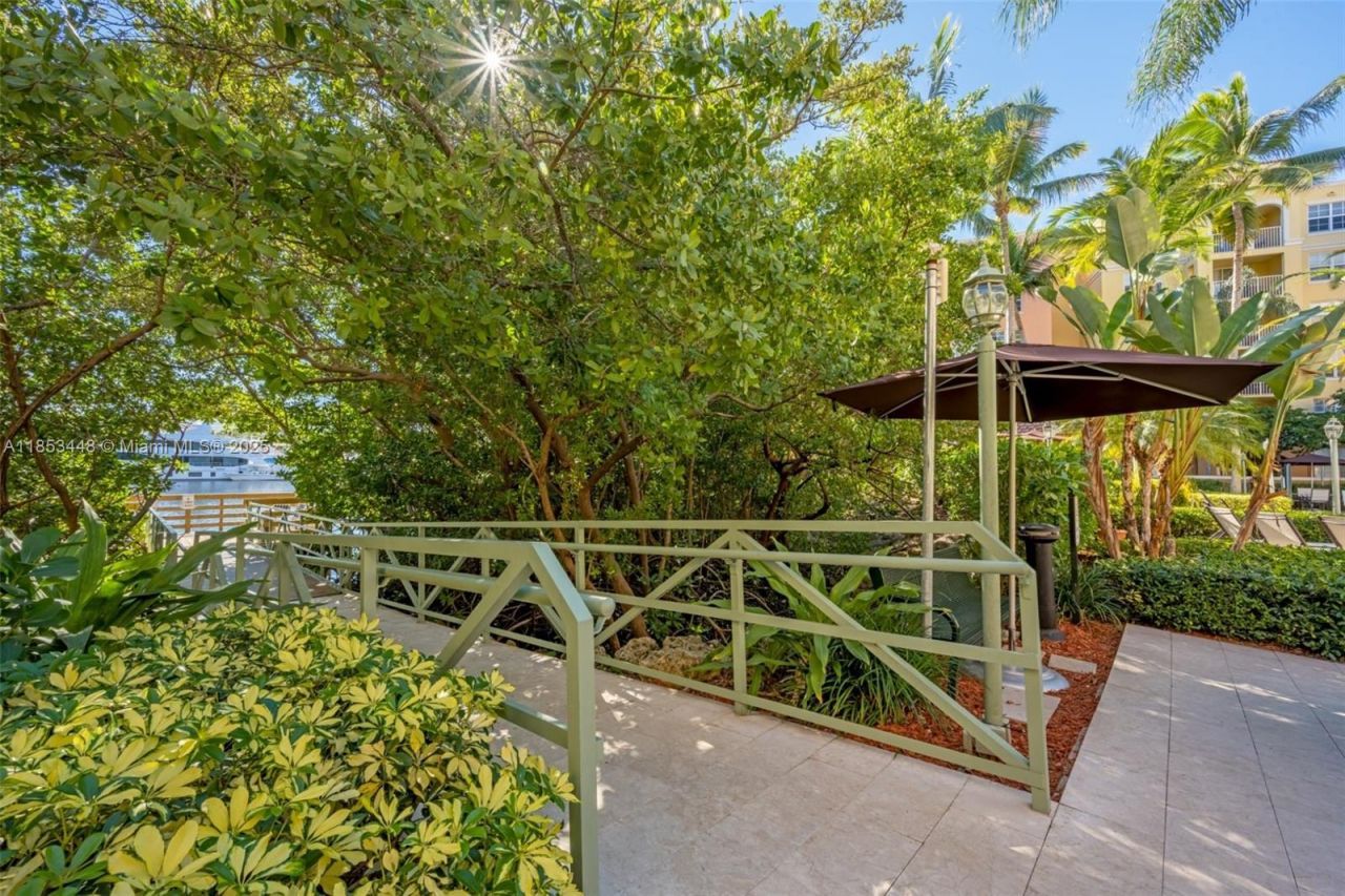 19999 E Country Club Dr, Unit 1208, Aventura, FL 33180 Photo