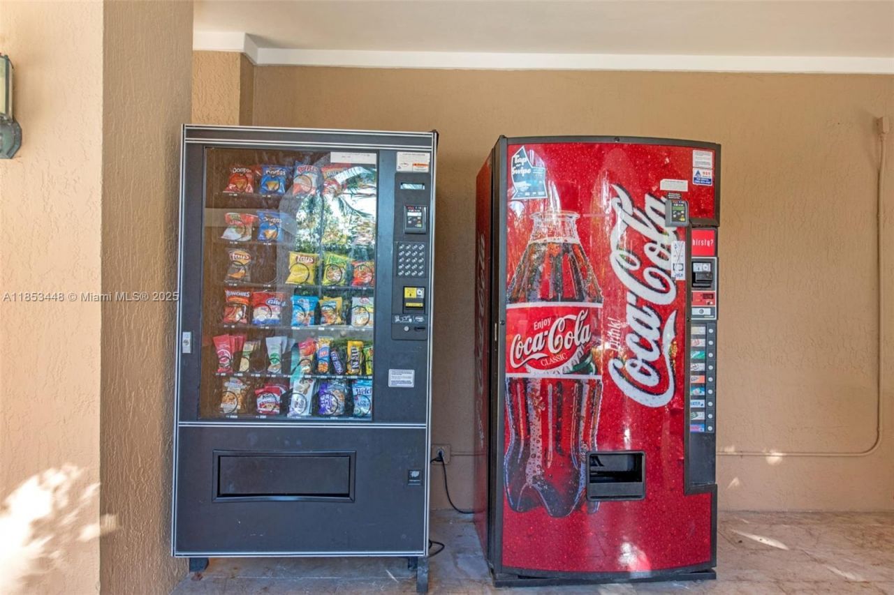 19999 E Country Club Dr, Unit 1208, Aventura, FL 33180 Photo