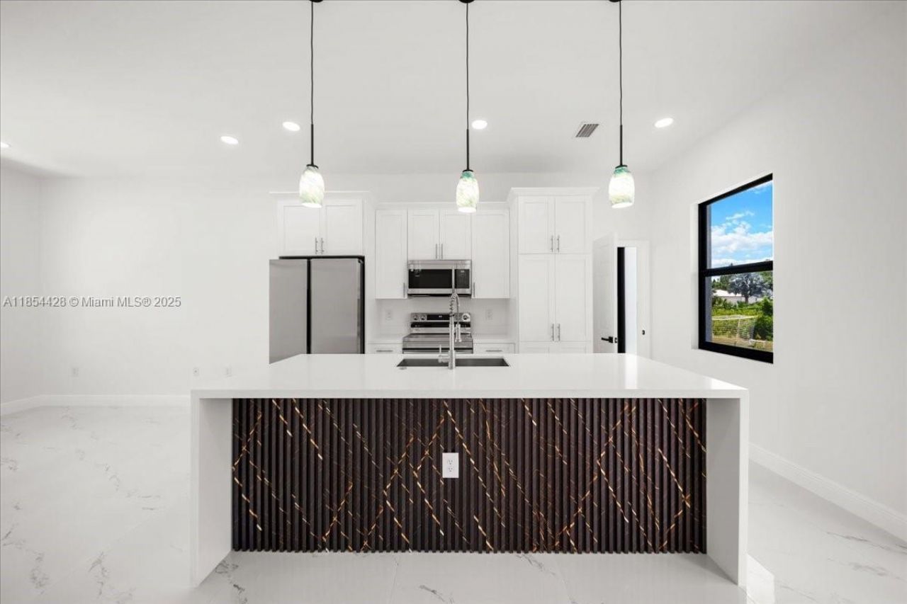 1262 Bowles Ave, Lehigh Acres, FL 33913 Photo