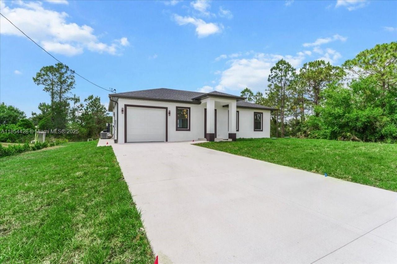 1262 Bowles Ave, Lehigh Acres, FL 33913 Photo