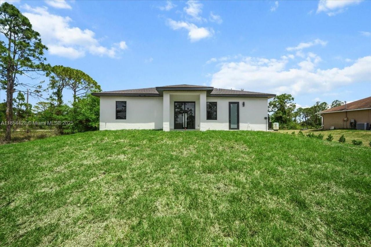 1262 Bowles Ave, Lehigh Acres, FL 33913 Photo