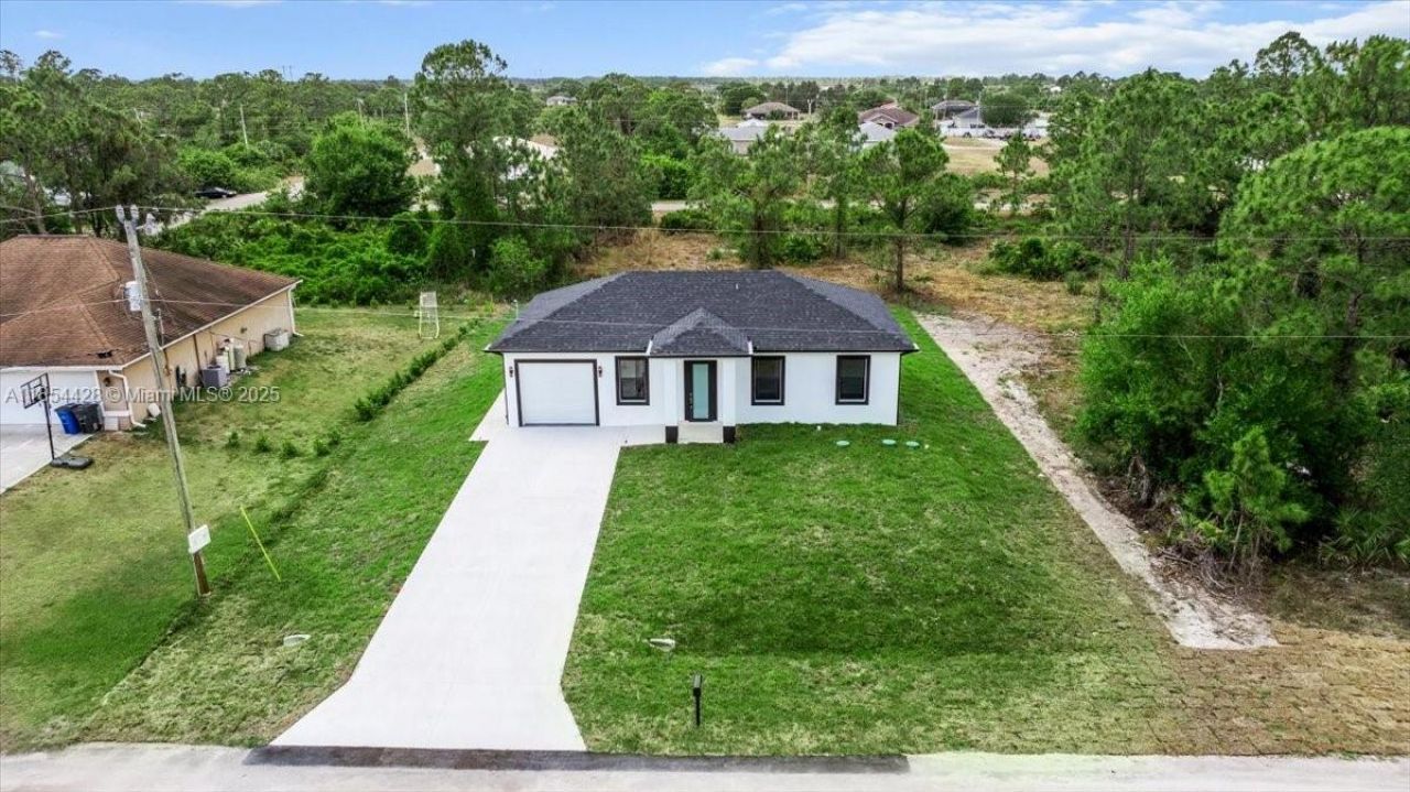 1262 Bowles Ave, Lehigh Acres, FL 33913 Photo