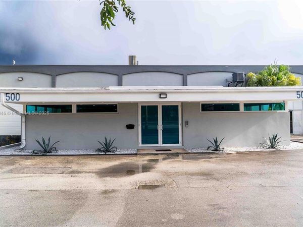500 W 84th St, Hialeah, FL 33014