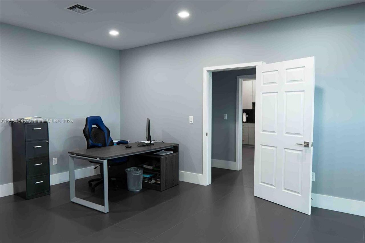 500 W 84th St, Hialeah, FL 33014 Photo