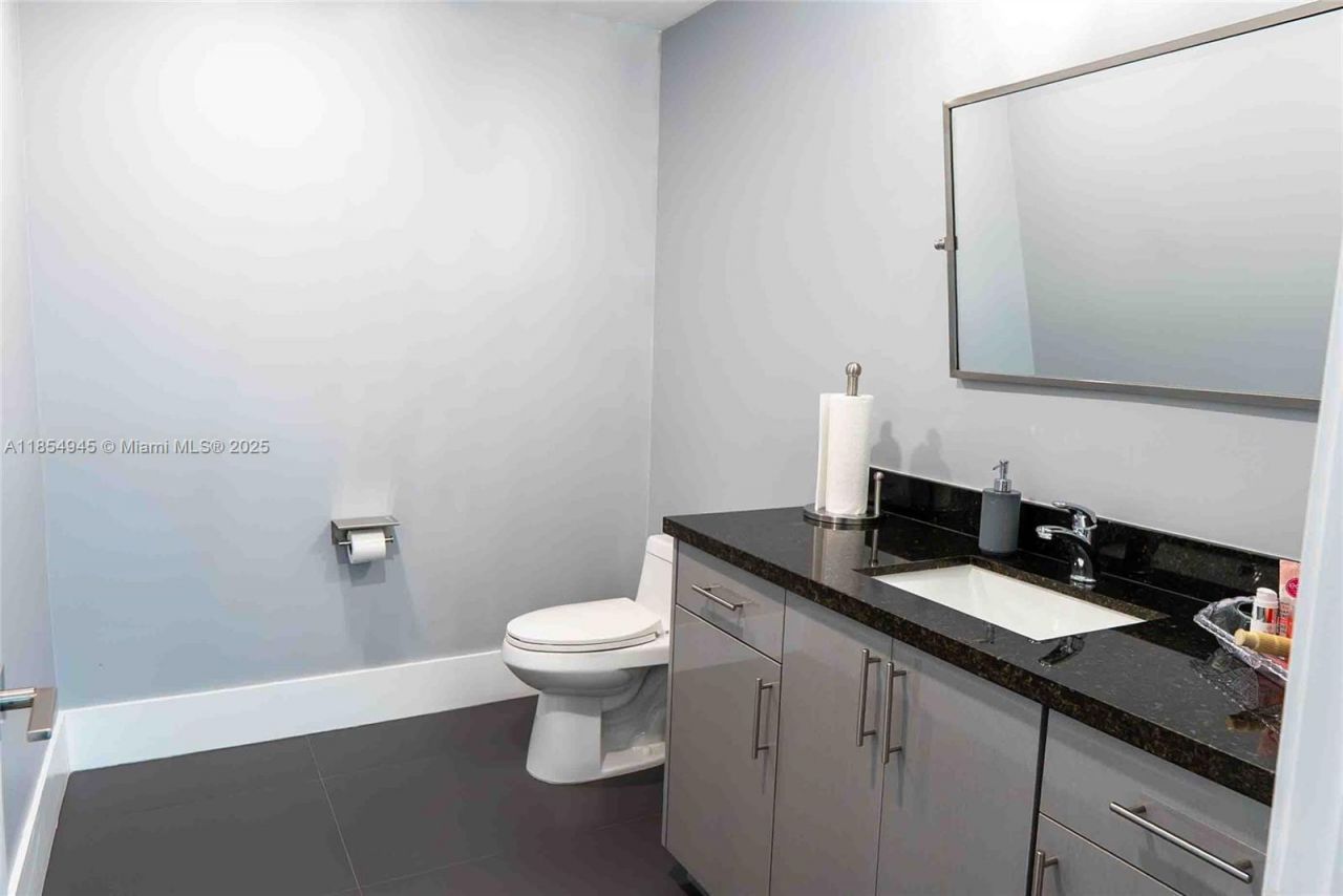 500 W 84th St, Hialeah, FL 33014 Photo