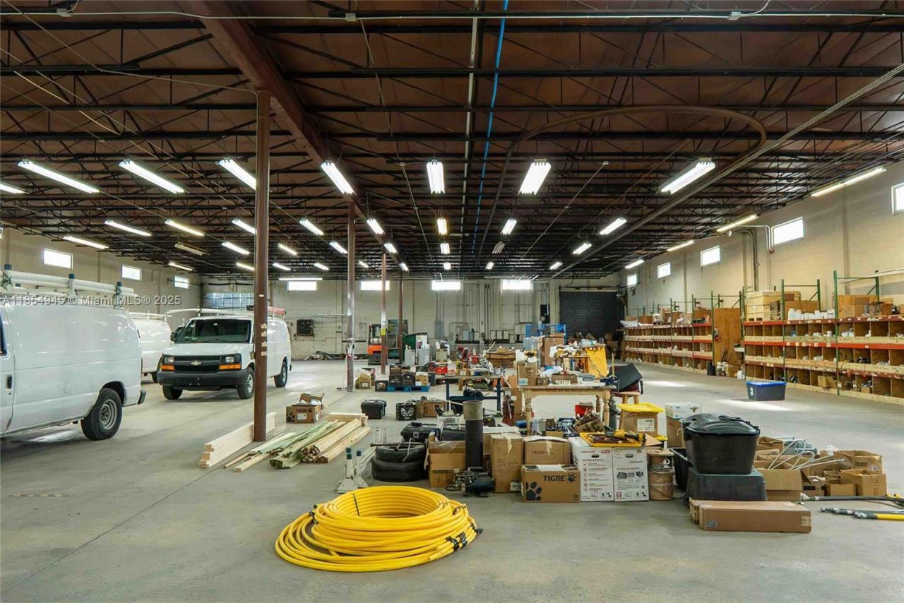 500 W 84th St, Hialeah, FL 33014 Photo