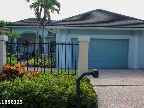 15255 SW 80th Ave, Palmetto Bay, FL 33157