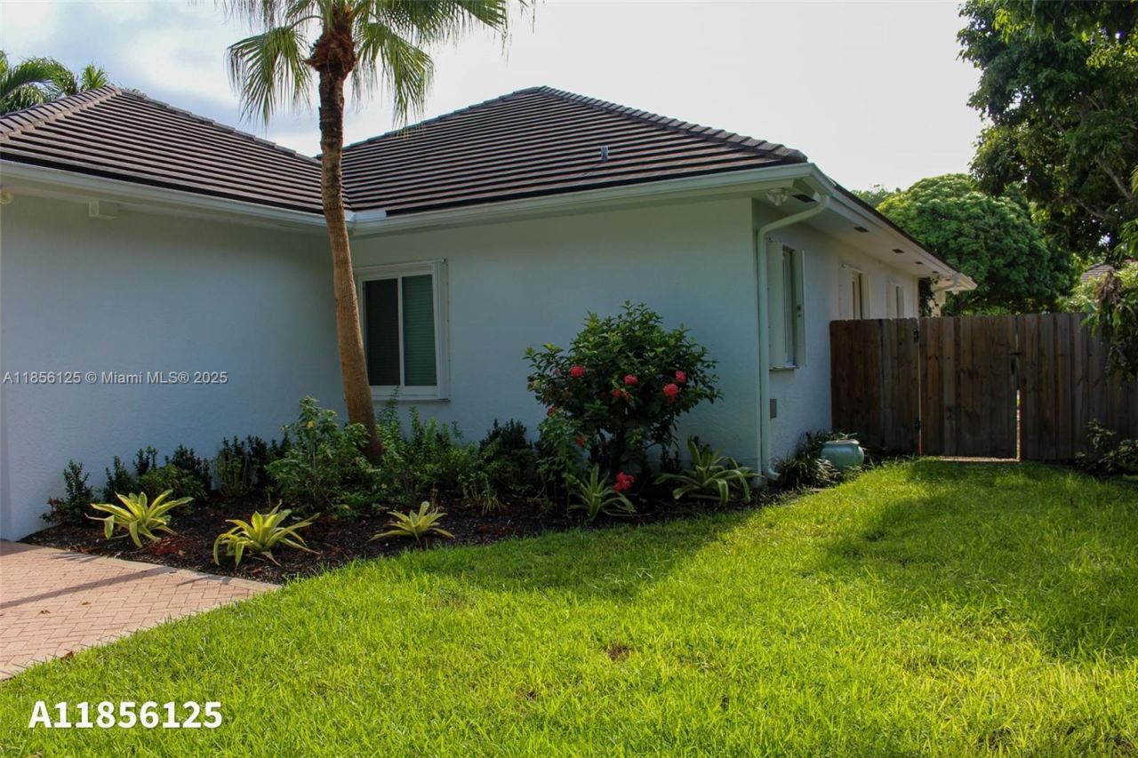 15255 SW 80th Ave, Palmetto Bay, FL 33157 Photo