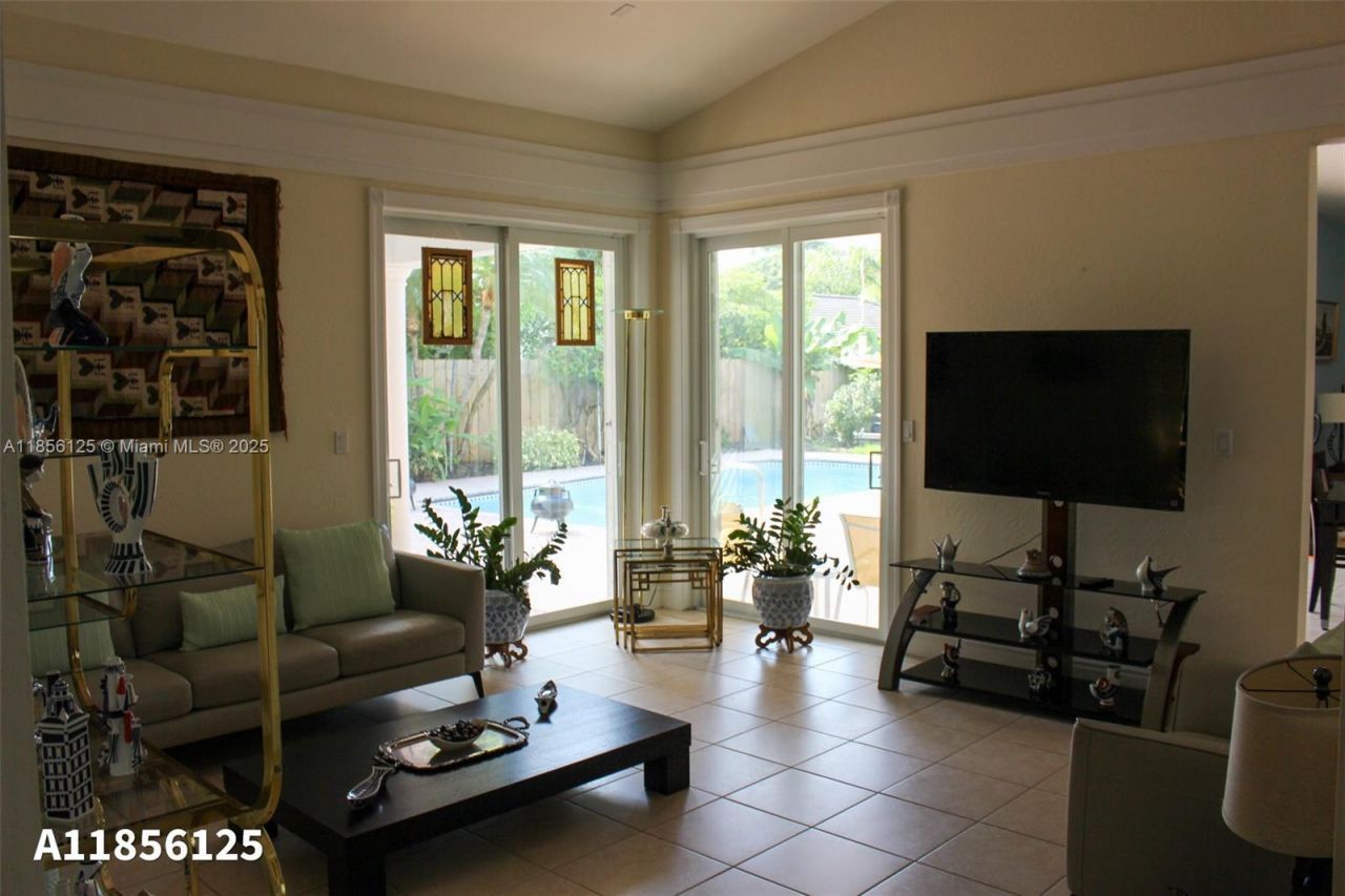 15255 SW 80th Ave, Palmetto Bay, FL 33157 Photo