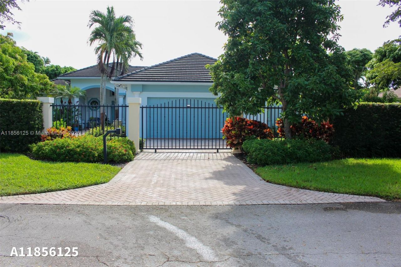 15255 SW 80th Ave, Palmetto Bay, FL 33157 Photo