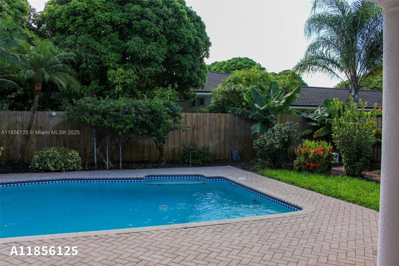 15255 SW 80th Ave, Palmetto Bay, FL 33157 Photo