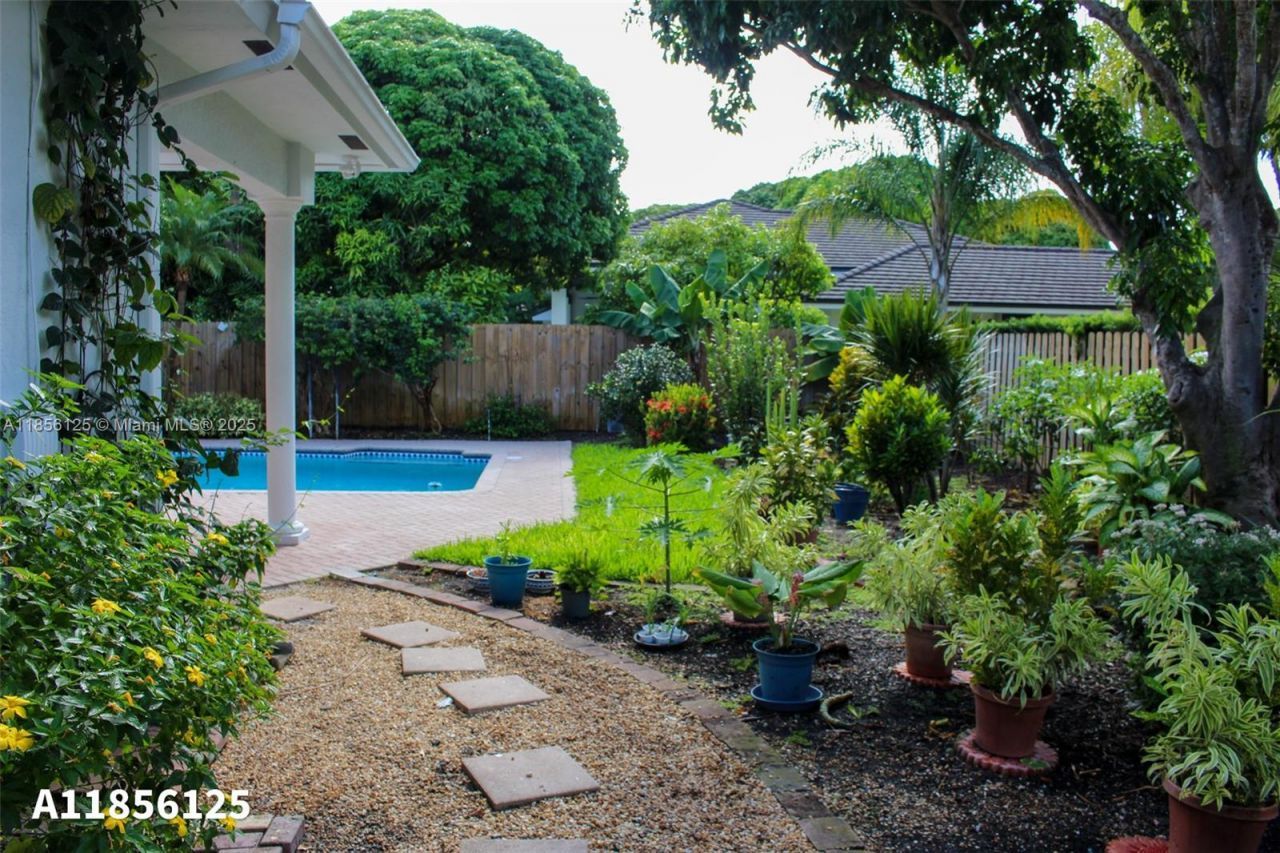 15255 SW 80th Ave, Palmetto Bay, FL 33157 Photo