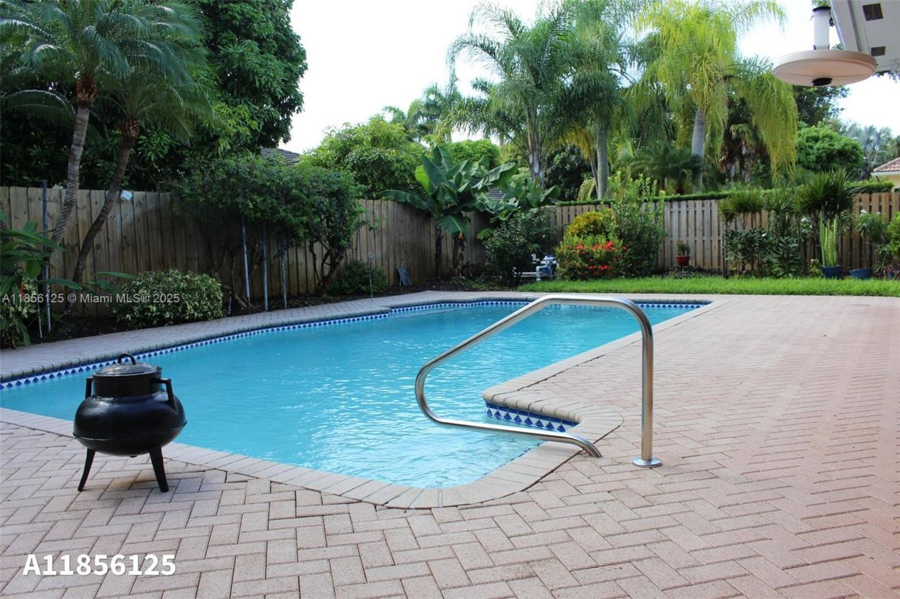 15255 SW 80th Ave, Palmetto Bay, FL 33157 Photo